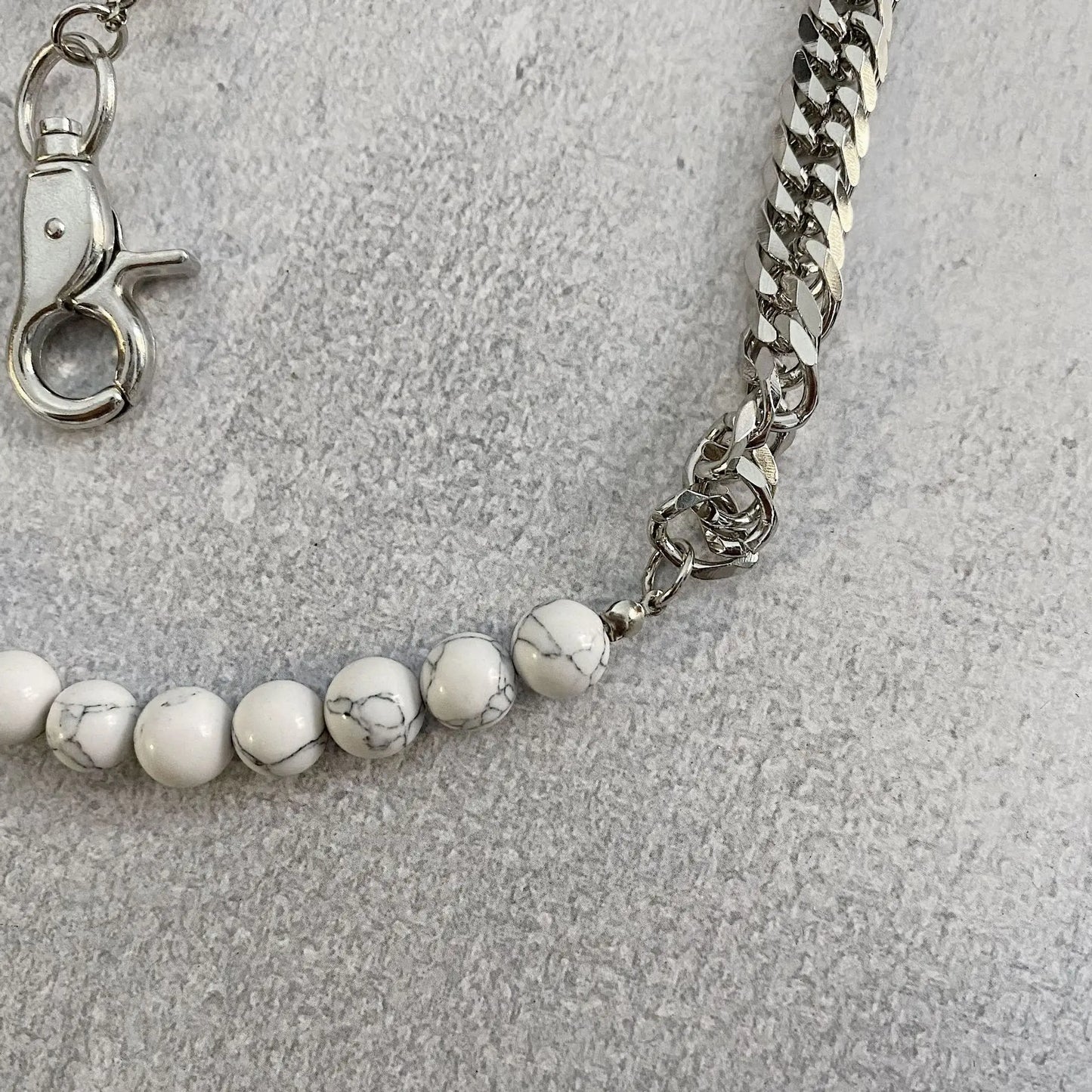 NATURAL COLOR STONE WALLET CHAIN