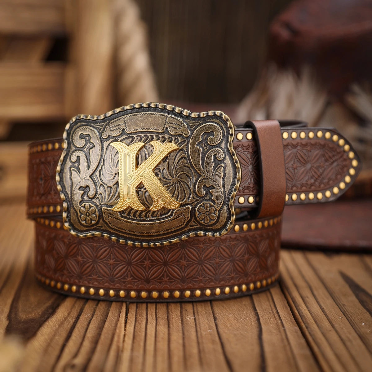 Western-style leather belt for both men and women, a classic and casual retro belt