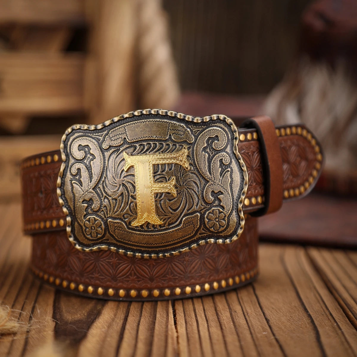Western-style leather belt for both men and women, a classic and casual retro belt