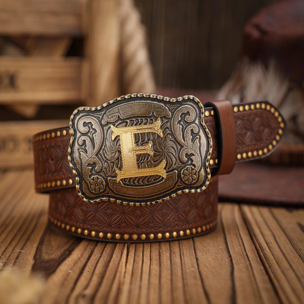 Western-style leather belt for both men and women, a classic and casual retro belt