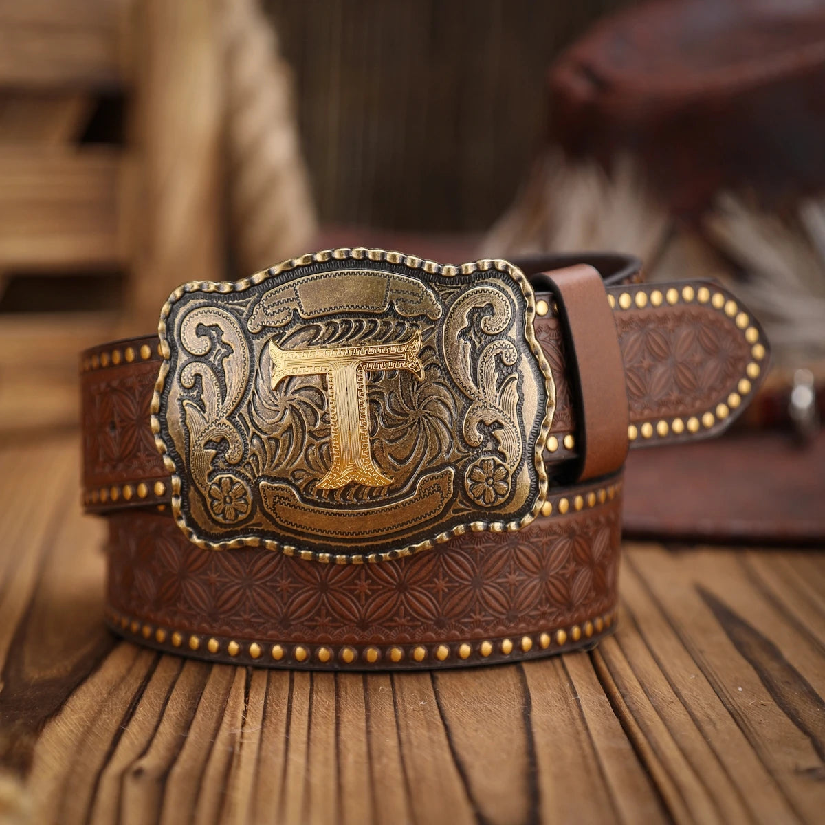 Western-style leather belt for both men and women, a classic and casual retro belt