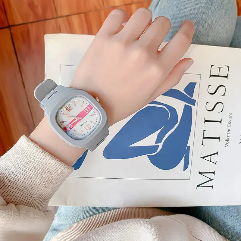 Retro style watch unisex