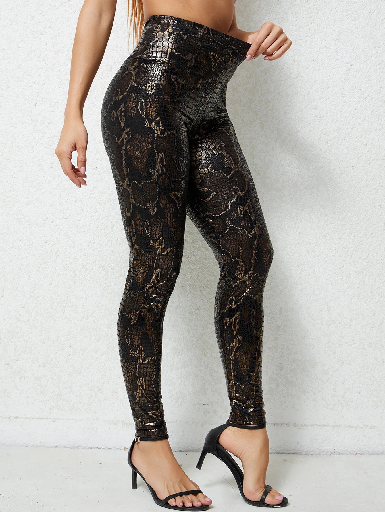 Snake print leggings