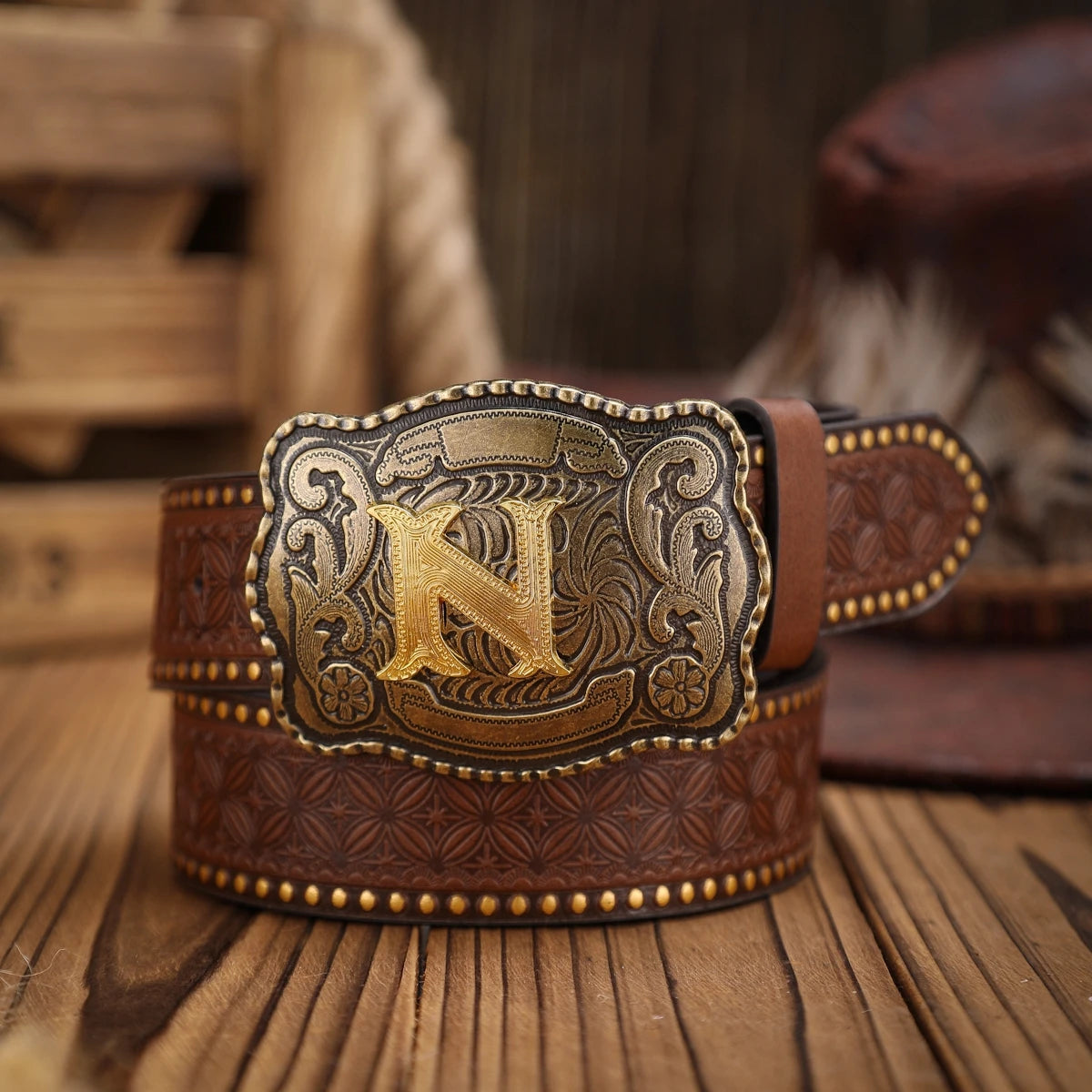 Western-style leather belt for both men and women, a classic and casual retro belt